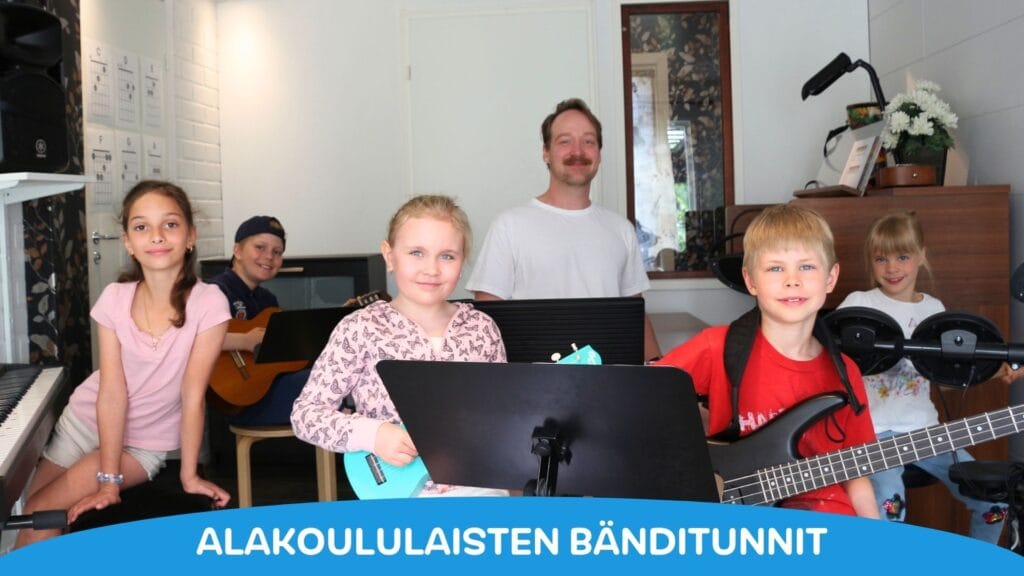 Alakoululaiset soittaa bändissä
